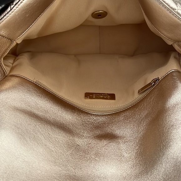 Chanel gold flap bag - Picture 4 of 7